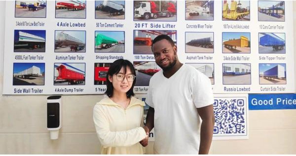 Un cliente de Nigeria visita TITAN para adquirir un remolque de cuello de cisne desmontable de dos ejes