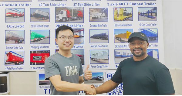 Los clientes senegaleses acuden a TITAN VEHICLE para comprar un remolque cisterna de combustible