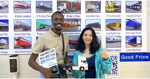 Cliente senegalés acude a TITAN para comprar una cabeza tractora Howo