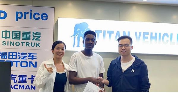 Los clientes de Zambia adquirieron con éxito un remolque cisterna de aluminio de Titan Vehicle