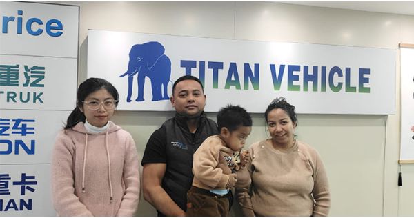 Cliente de Costa Rica acudió a TITAN Vehicle para comprar un remolque cisterna de aluminio