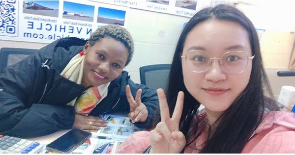 Clientes ghaneses visitaron Titan y adquirieron un camión cisterna para cemento seco a granel