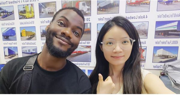 Clientes nigerianos acuden a Titan para adquirir un remolque de cuello de cisne desmontable