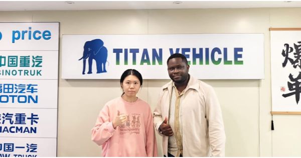 Un cliente guineano acudió a TITAN para comprar un semirremolque cisterna para diésel.