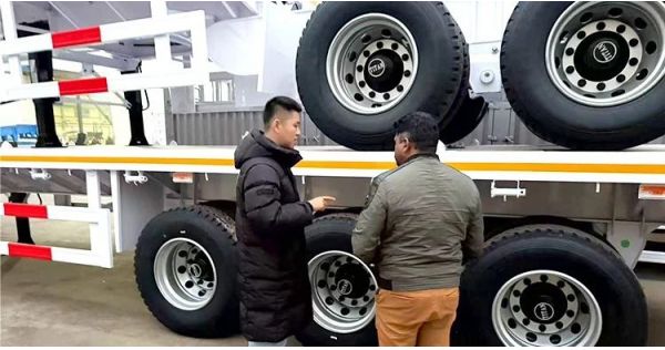 Un cliente senegalés visitó y compró remolques de plataforma plana Superlink
