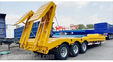 Semirremolque de plataforma baja plegable de 3 ejes y 80 toneladas a la venta en Ghana