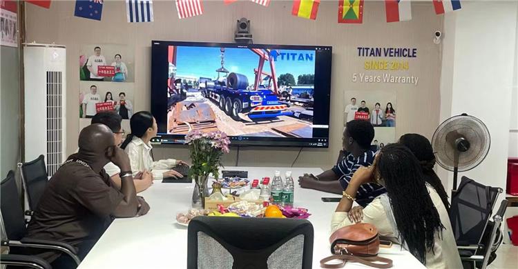 Semirremolque con plataforma de 75 toneladas a la venta en Uganda
