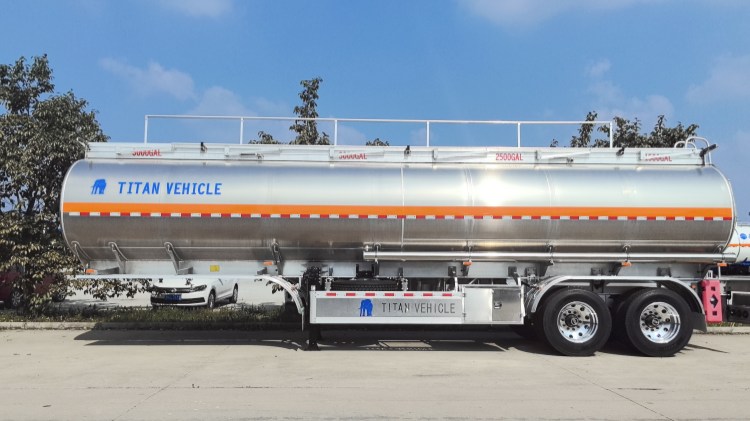 Remolque cisterna de gasolina de 40.000 litros en venta en Namibia
