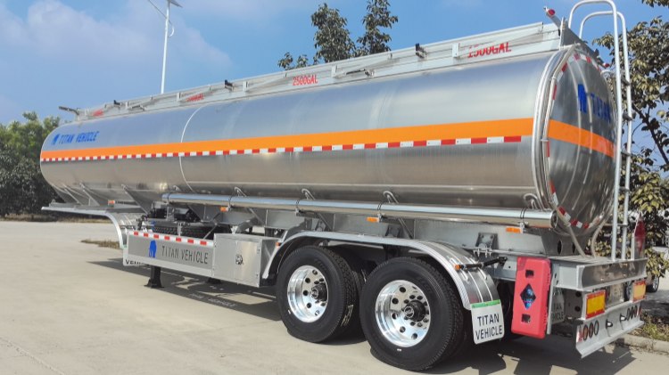 Remolque cisterna de gasolina de 40.000 litros en venta en Namibia