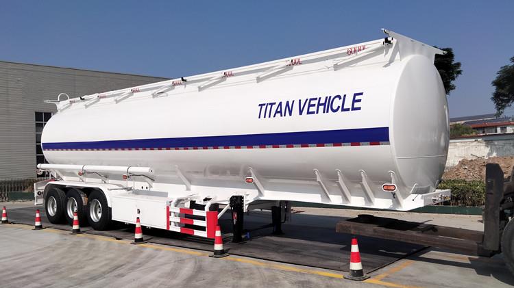 Remolque cisterna de gasolina de 42.000 litros en venta en el Congo