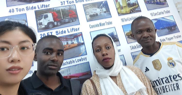 Remolque cisterna de combustible TITAN en venta en Angola