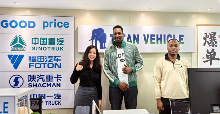 Los clientes jamaicanos acuden a TITAN para comprar un remolque con esqueleto de tres ejes