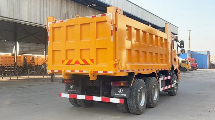 Camión volquete Shacman H3000 usado en venta en Guam