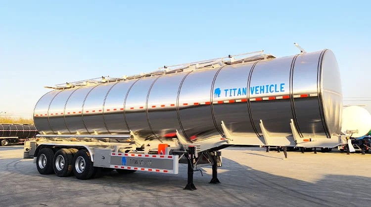 Remolque cisterna de aluminio de 45000 litros en venta en Costa Rica
