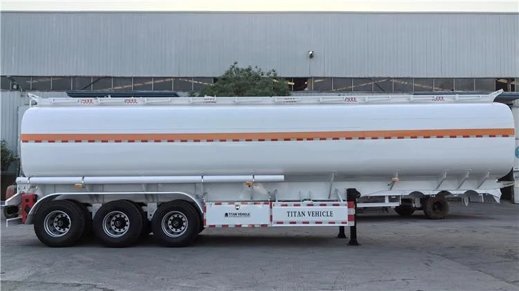 Remolque cisterna de combustible de 3 ejes en venta en Sudán
