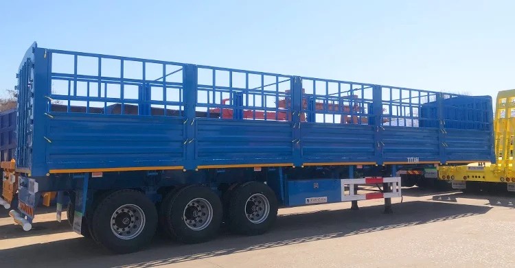 Semirremolque de 3 ejes para vallas en venta en Sudán