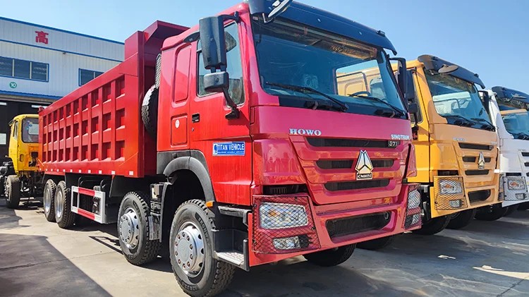 Camión volquete Sinotruk Howo 8x4 usado en venta en Nigeria