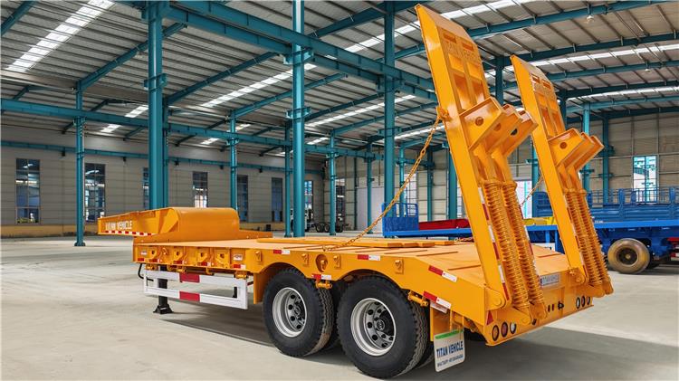 Remolque de plataforma baja de 2 ejes y 50 toneladas en venta en Ghana