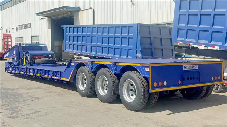 Remolque Lowboy de 3 ejes y 80 toneladas en venta en Lagos, Nigeria