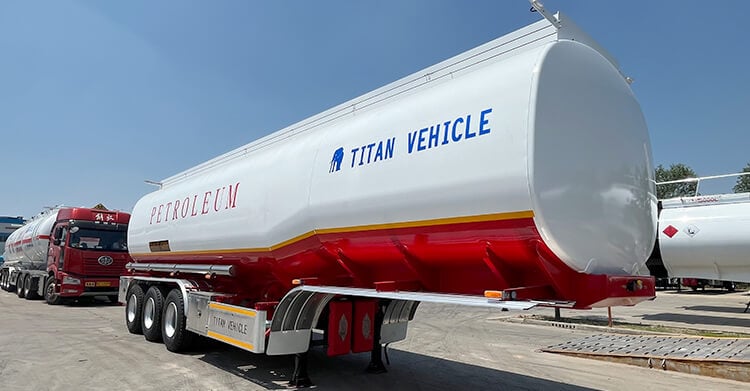Cami&oacute;n cisterna de petr&oacute;leo de 3 ejes en venta en Zambia