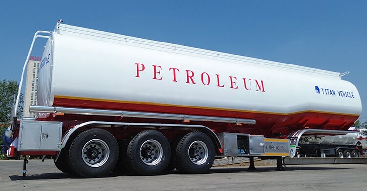 Cami&oacute;n cisterna de petr&oacute;leo de 3 ejes en venta en Zambia