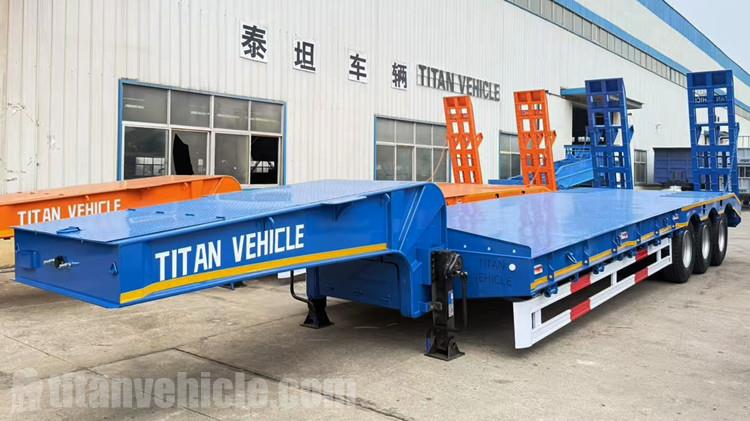 Cliente ghan&eacute;s viene a TITAN para comprar remolque de cama baja