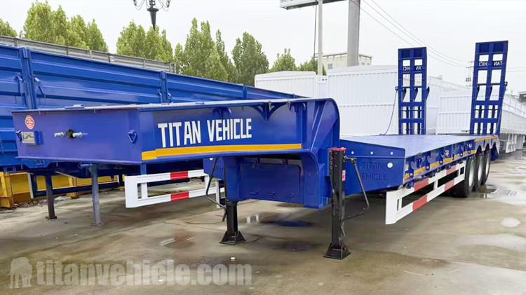 Un cliente guineano acudió a TITAN para comprar un remolque de plataforma baja con cuello de cisne de 3 ejes.