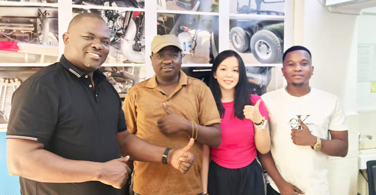 Semirremolque de plataforma de 4 ejes en venta en Uganda