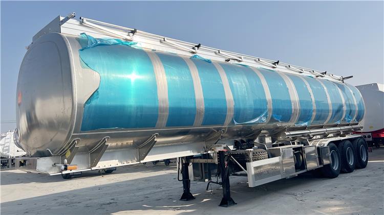 Se vende remolque cisterna de aluminio en Congo
