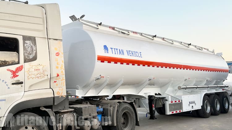 Remolque cisterna de gasolina de 45.000 litros en venta en Sierra Leona.