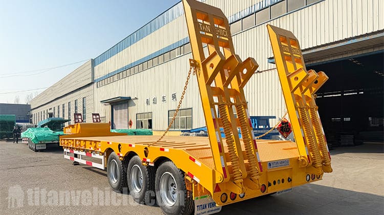 Remolque de plataforma baja de tres ejes en venta en Angola