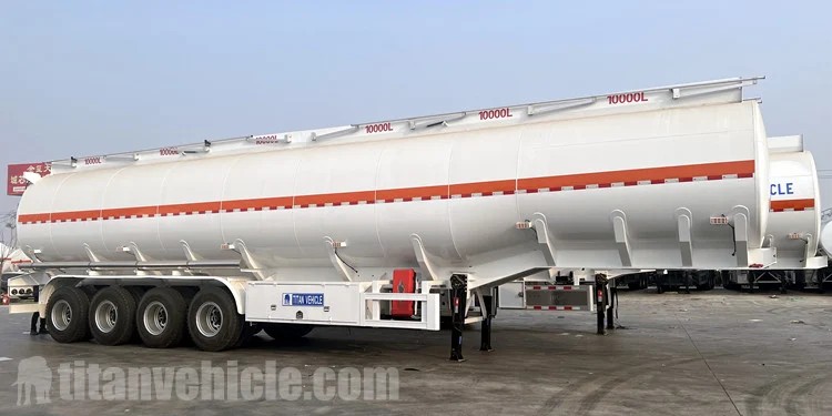 Un cliente de Mali acudió a TITAN para comprar remolques cisterna de combustible.
