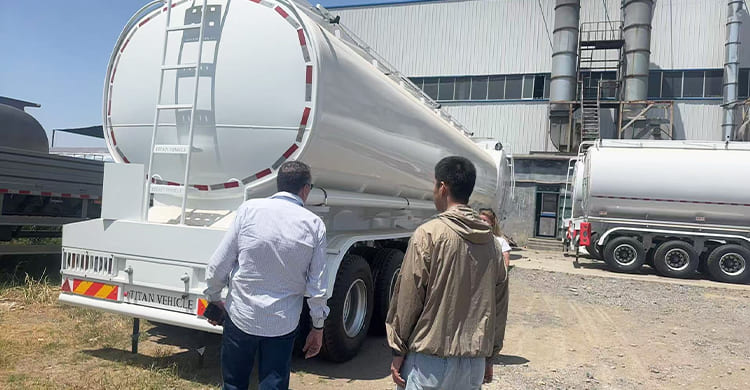Semirremolque cisterna de combustible en venta en Argentina