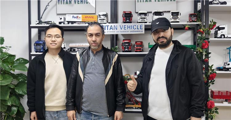 Remolque de plataforma baja de 100 toneladas en venta en Turkmenistán