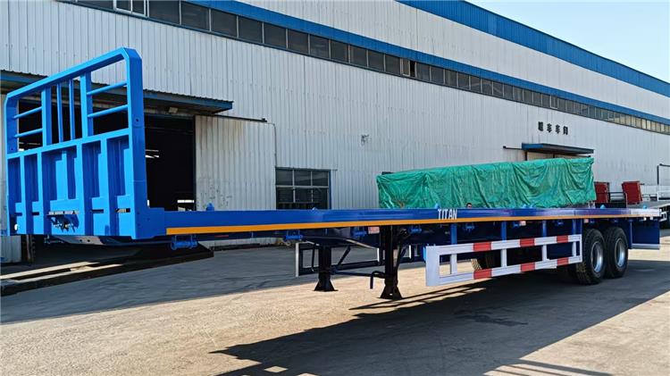 Remolque de plataforma de 2 ejes en venta en Tanzania