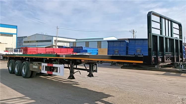 Semirremolque de plataforma de tres ejes en venta en Ghana