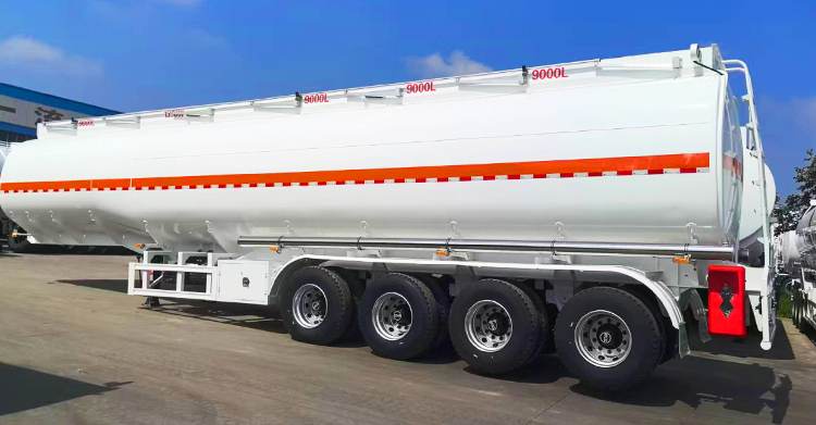 Cami&oacute;n cisterna de combustible de 45.000 litros en venta en Senegal