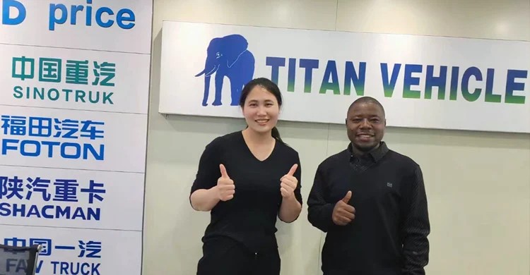 Se vende remolque de plataforma baja desmontable de 3 ejes y 80 toneladas en Ghana.