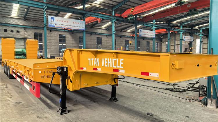 Remolque de plataforma baja de 100 toneladas en venta en Ben&iacute;n.