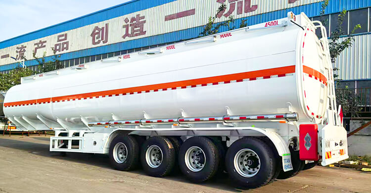 Se vende cami&oacute;n cisterna Titan de 4 ejes en Tanzania.