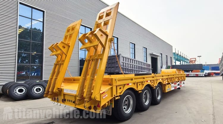 Se vende camión con remolque de plataforma baja de 3 ejes y 60 toneladas en Sierra Leona.