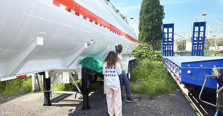 Se vende camión cisterna de combustible de 3 ejes en Mal