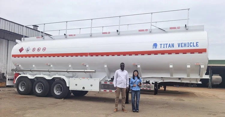 Se vende en Congo un camión cisterna de gasolina con capacidad para 45.000 litros.