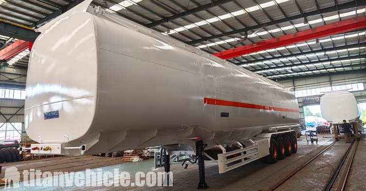 Remolque cisterna de combustible de 4 ejes en venta en Nigeria