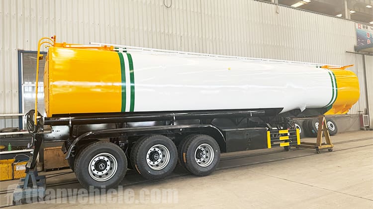 Remolque cisterna de combustible de 4500 litros en venta en Tanzania