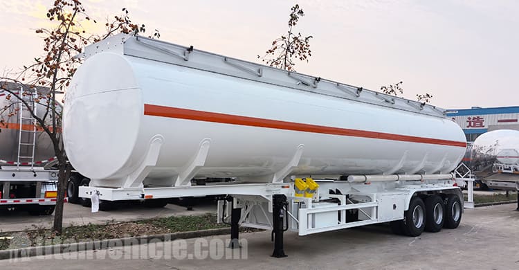 Remolque cisterna de combustible de 3 ejes en venta en Zambia