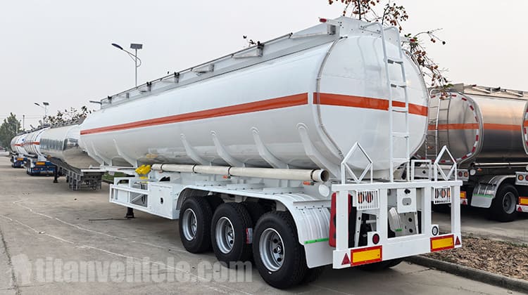 Remolque cisterna de combustible de 3 ejes en venta en Zambia