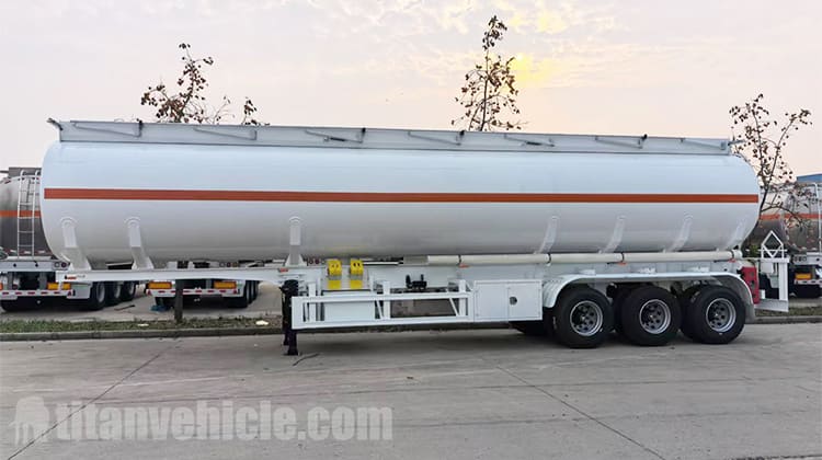Remolque cisterna de combustible de 3 ejes en venta en Zambia