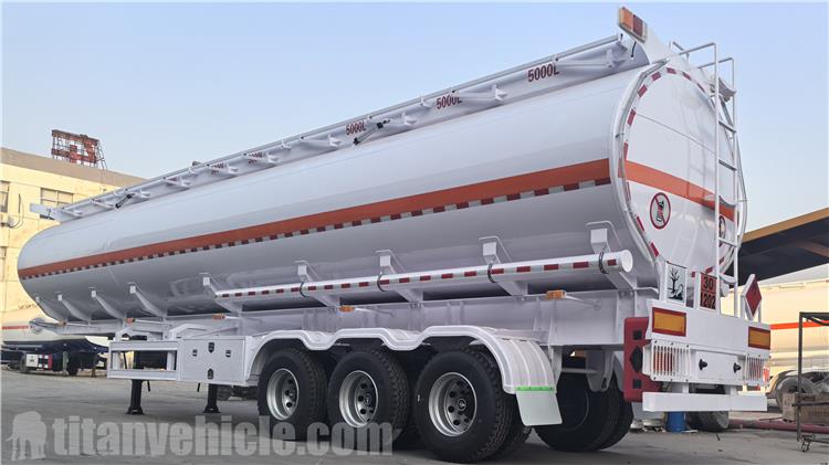Remolque cisterna de petróleo de 42.000 litros en venta en Sierra Leona