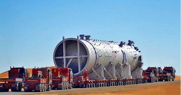 Transporte de tracción y empuje con cabezal de camión múltiple
